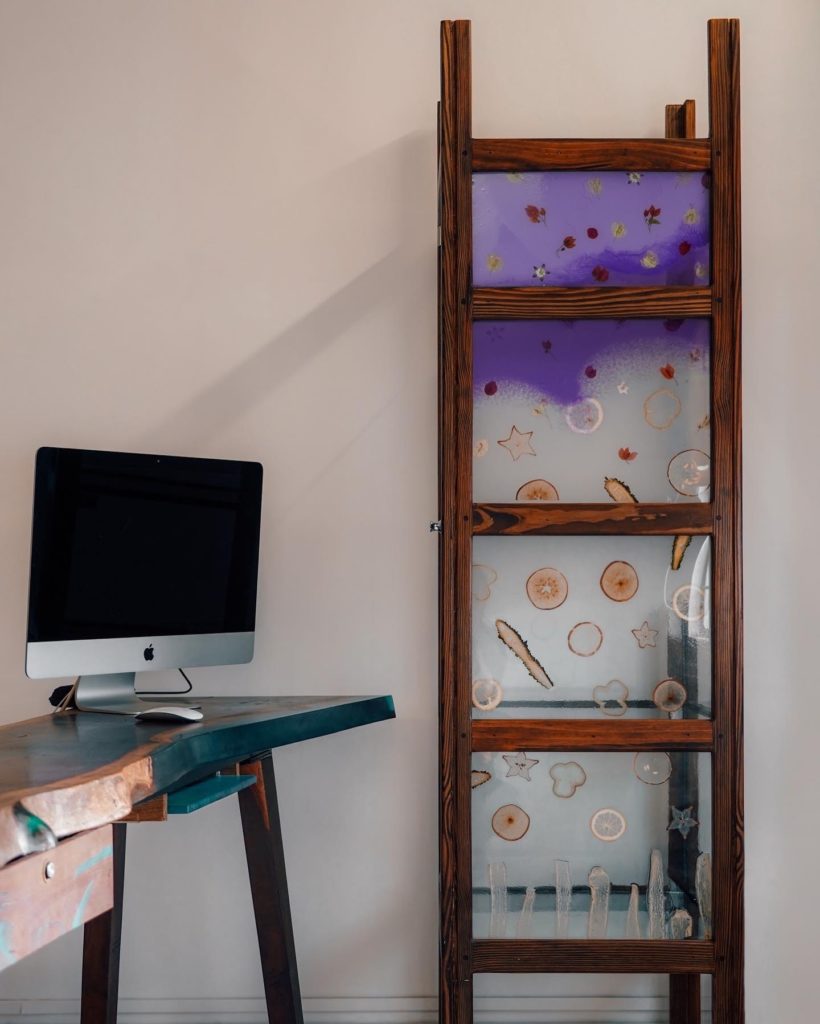 Glass and Resin Cabinet with Bougainville Flowers and Papyrus Slices